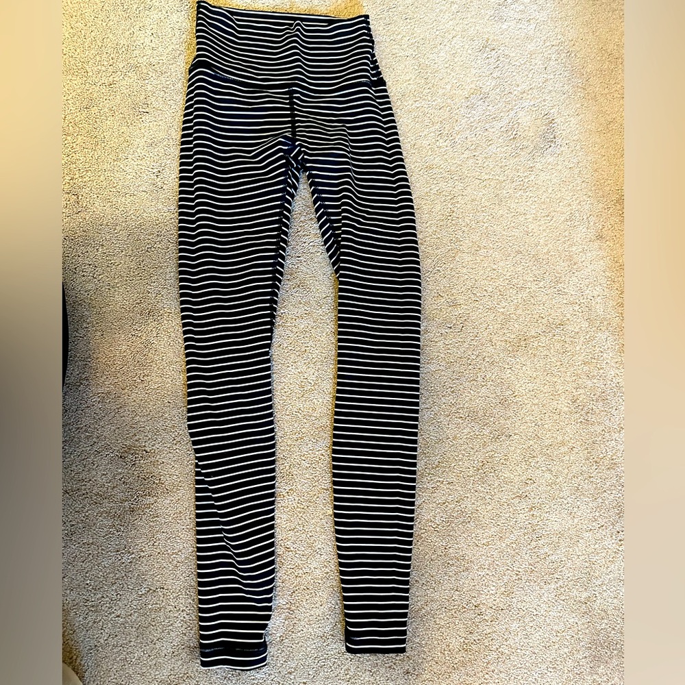 Lululemon Wunder under leggings